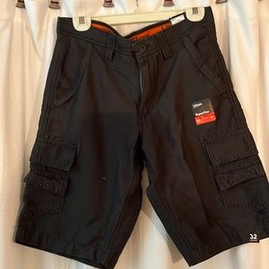 Urban pipeline shorts size 32